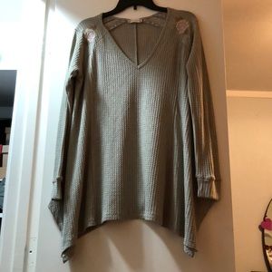 Grey Altar’d State top with embroidered flowers